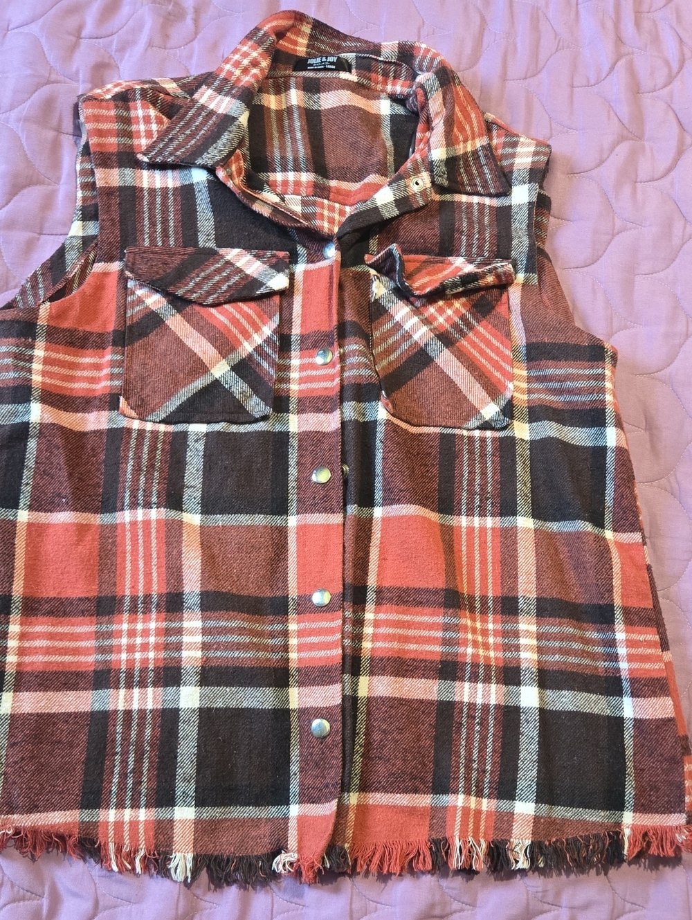 Women’s Sleeveless Plaid Muscle Tee - Rust Plaid